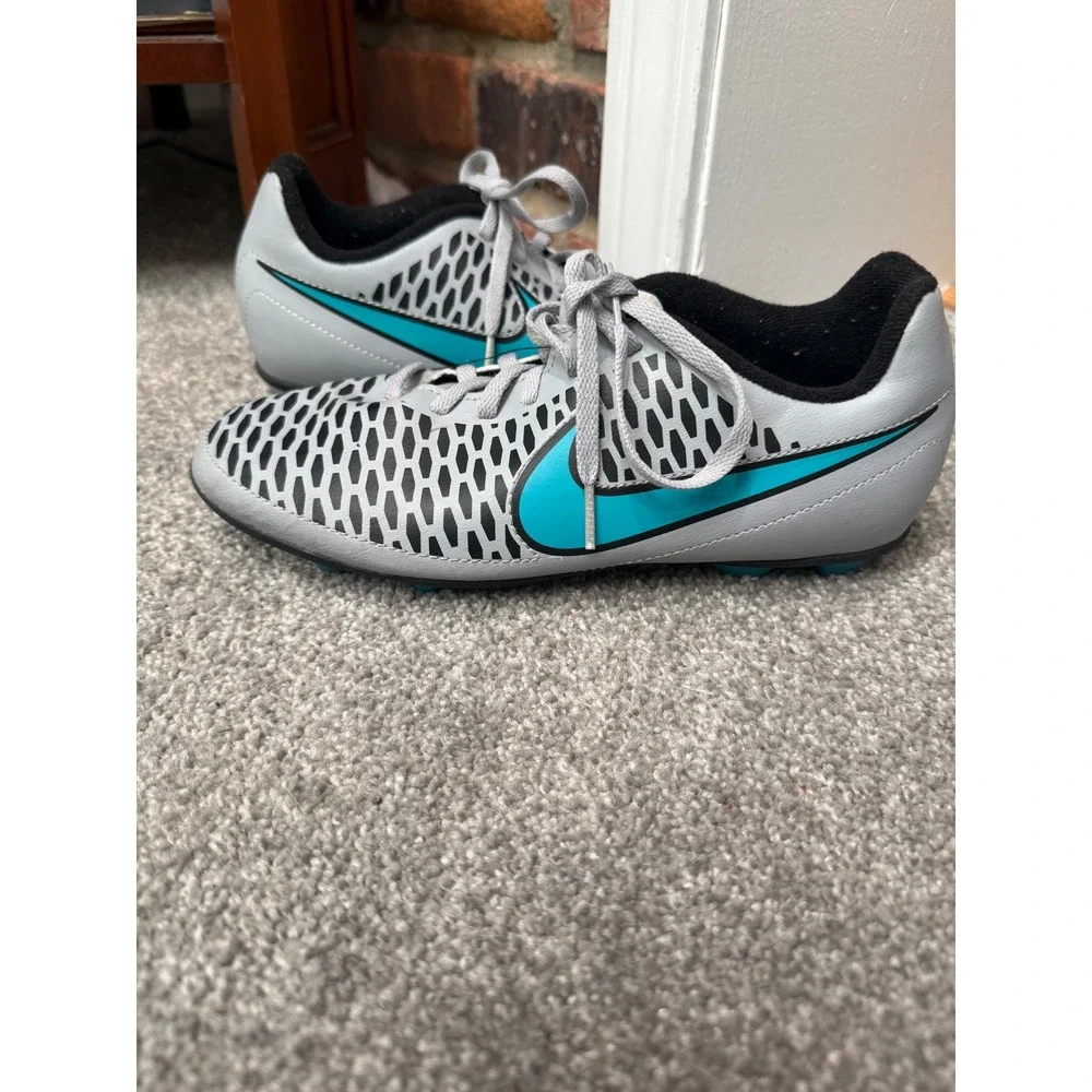 Nike Magista Kids Soccer Cleats Wolf Grey Turquoise 651586-040‎ Size 5Y